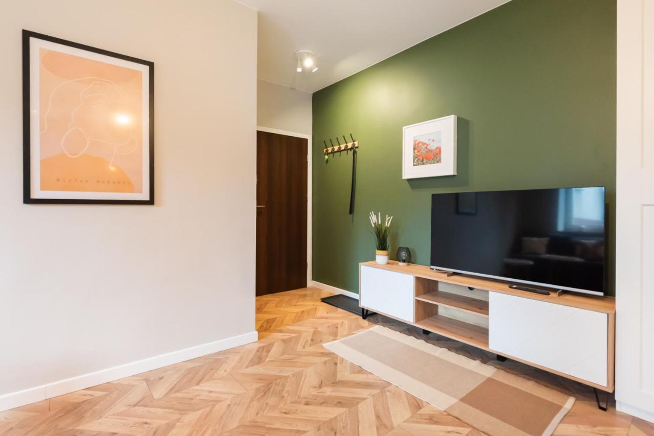 Apartment Metro Bemowo Emerald Warsaw